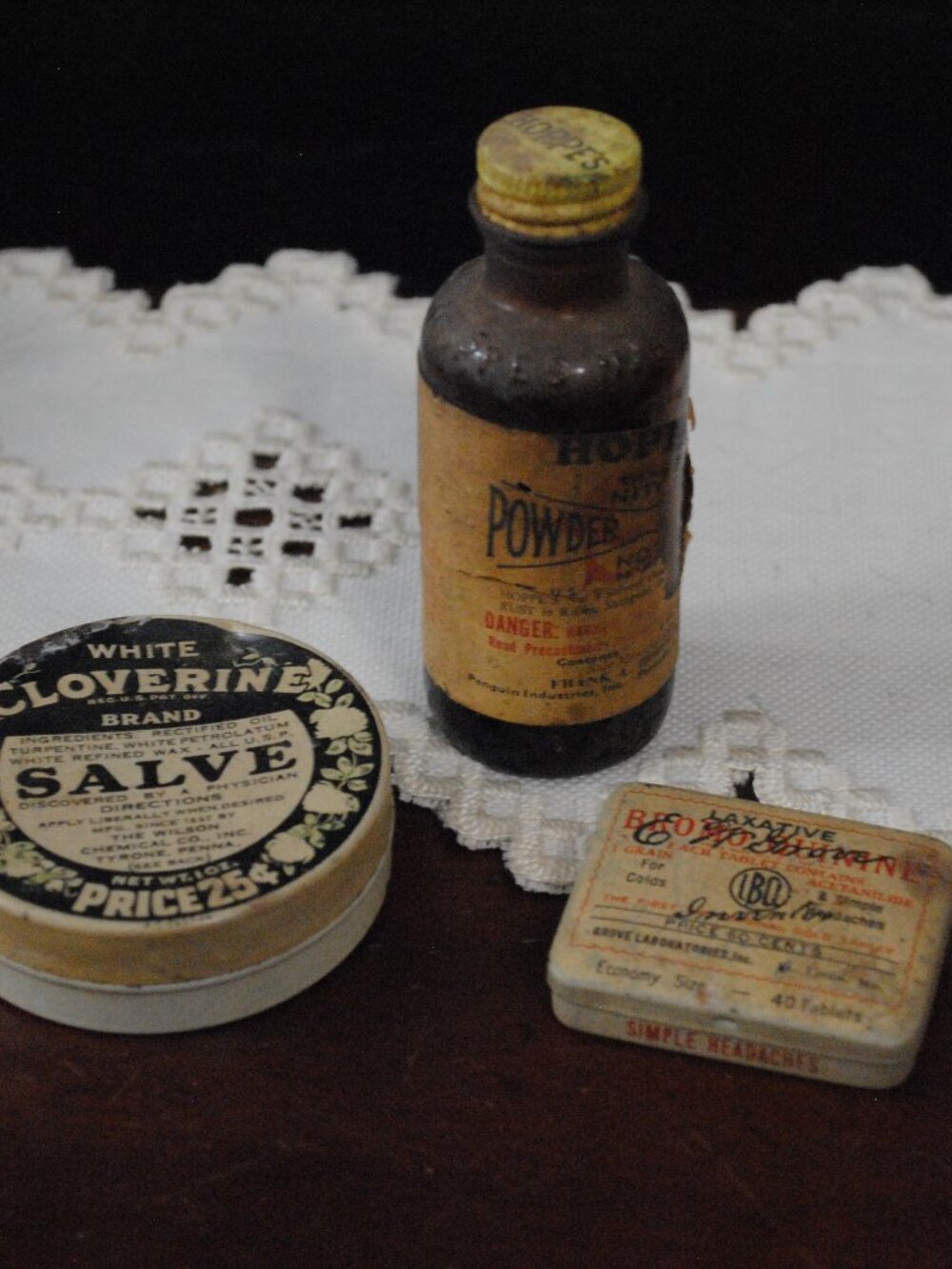 Lot of 3 Vintage Products Medicine Cloverine Tins & Hoppe's Powder Solvent
